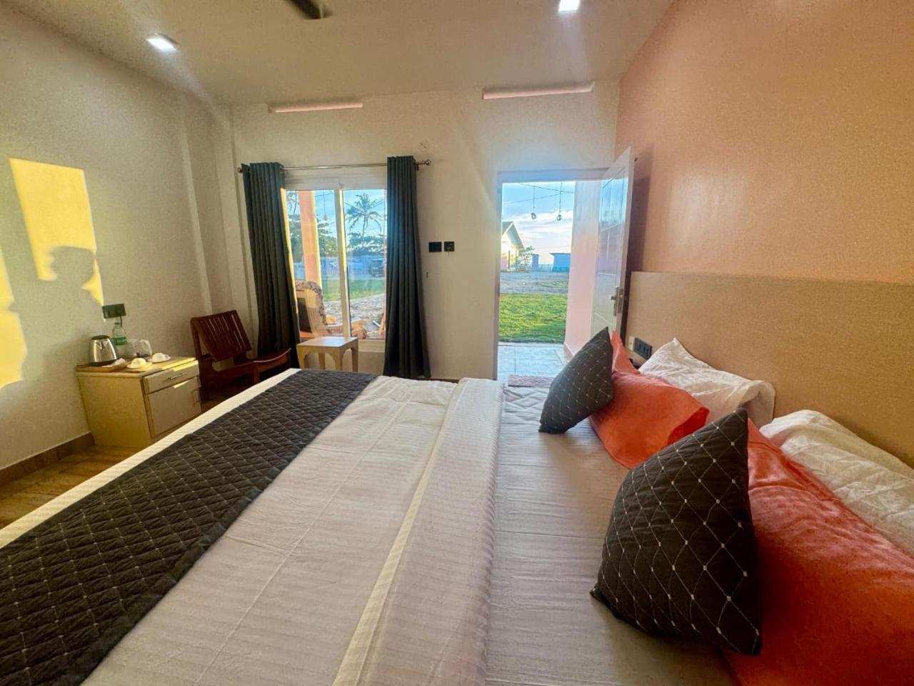 Beach House Varkala By Palmyra Bagian luar foto